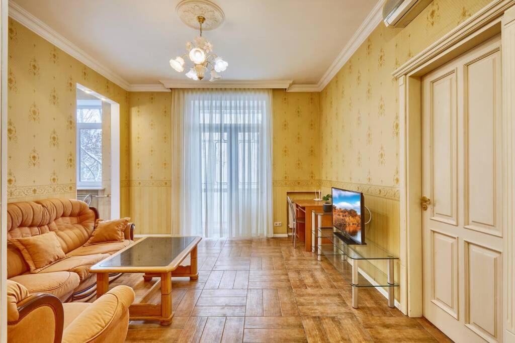 Apartment Near Bessarabsky Square Kyiv Exterior photo